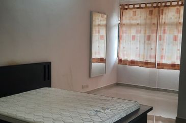 2storey Ara Damansara 24x75 Reno Well kept guarded 