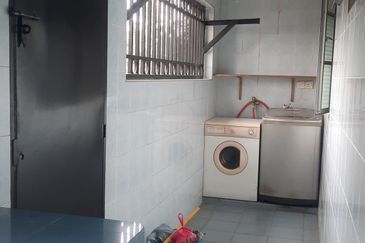 2storey Ara Damansara 24x75 Reno Well kept guarded 