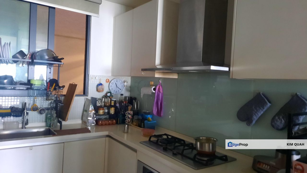 Jaya One Residences 2r2b well kept furnished vacant end August, Selangor, Petaling Jaya