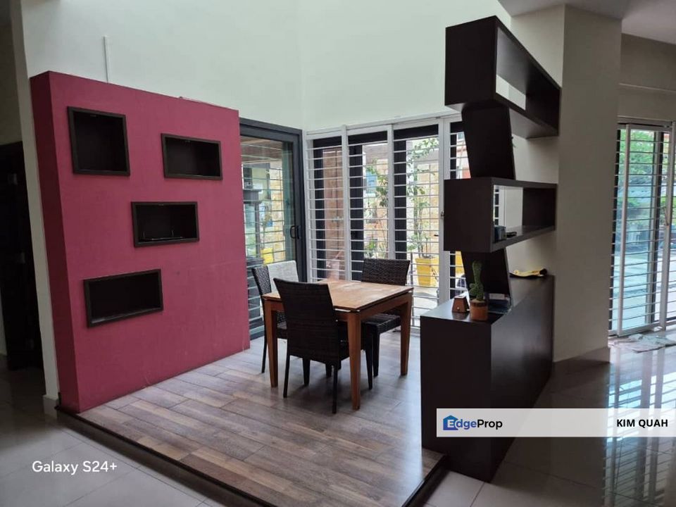 Ss3-92  2sty huge bungalow well kept guarded for sale, Selangor, Kelana Jaya