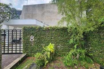 PJ sek16 facing 17/1 ideal co working 9r4b to let