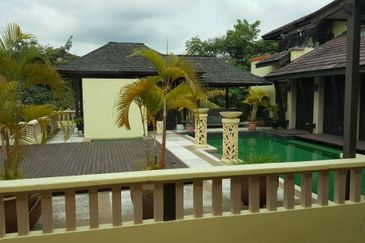 Magnificent Taman Duta Bungalow