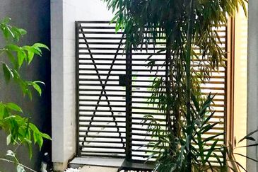 Link Bungalow with Private Pool Near KLCC