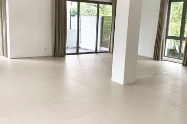 Link Bungalow with Private Pool Near KLCC