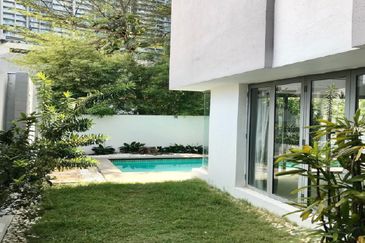 Link Bungalow with Private Pool Near KLCC