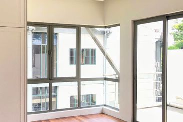 Link Bungalow with Private Pool Near KLCC