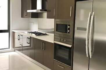 Link Bungalow with Private Pool Near KLCC