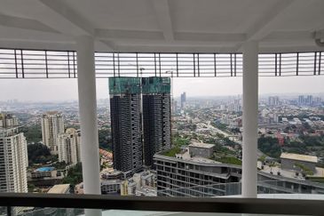 KL Gateway Premium Residence