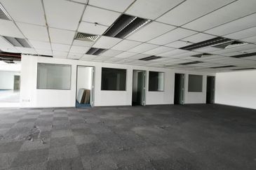 Prime Area, Facing Highway Office & Retail Space