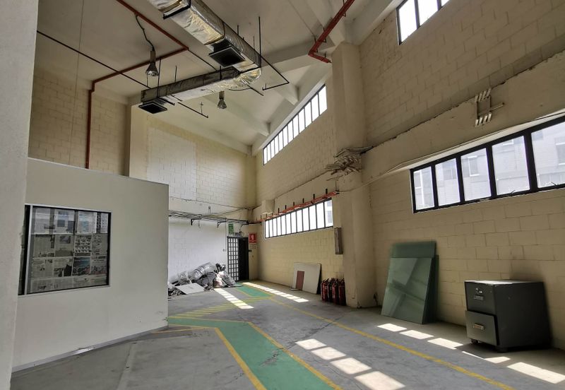 Prime Area, Facing Highway Office & Retail Space