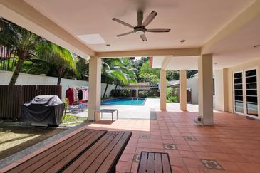 Luxurious & Prestigious Bungalow in Stellar Area at U-thant, Ampang Hilir!!