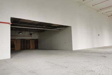 Perfect Space, High Ceiling, No Pillars for Club, KTV, Bar, Pub @Bukit Bintang Prime Area