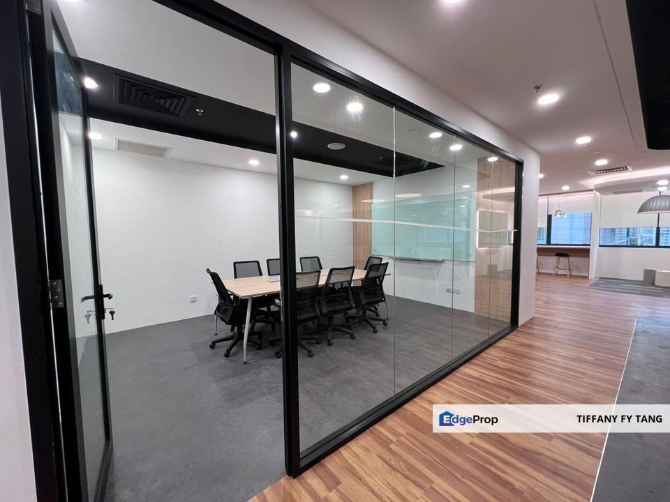 PRIME LOCATION, NEXT TO MRT! Furnished Modern MSC Office (UOA Damansara) Must View!!, Kuala Lumpur, Damansara