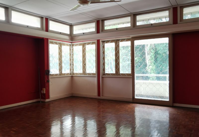 Bungalow with Large Land Area in Taman U-thant, Ampang Hilir!!