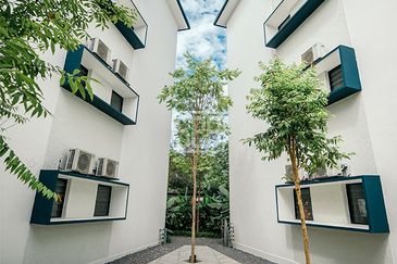 Rare Unique Restaurant at Taman Tunku 