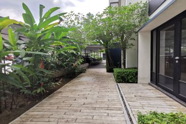 Rare Unique Restaurant at Taman Tunku 