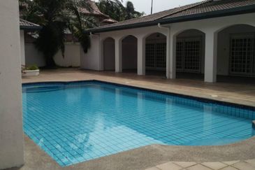 Private Pool Ampang Hilir Bungalow For Rent