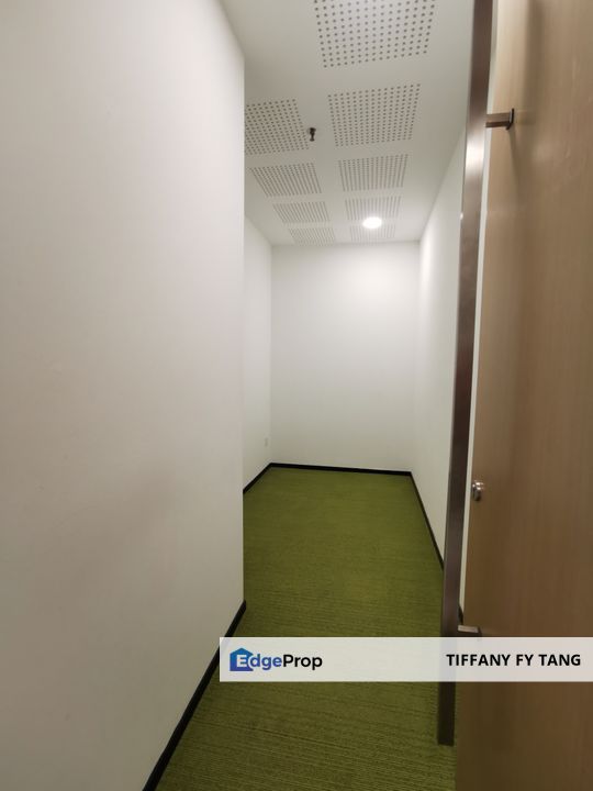 Modern Fitted Office, 5000 sft @ Grade A, Naza Tower, next to MRT, KLCC, KL City , Kuala Lumpur, KLCC