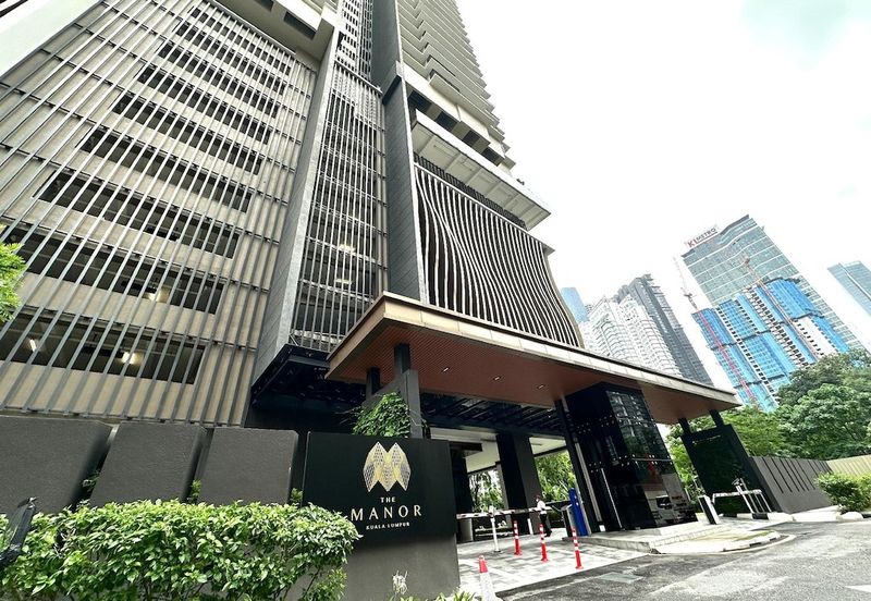 The Manor KL