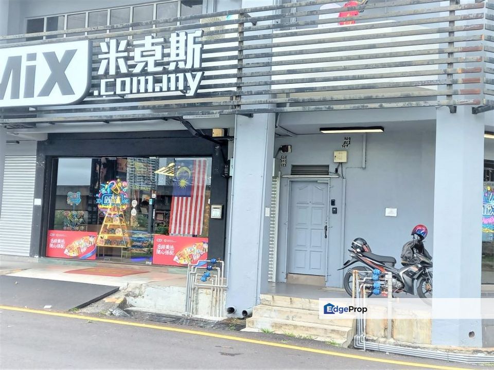 Shop Office End Lot Near Kelana Jaya LRT Station, Petaling Jaya, Selangor, Petaling Jaya