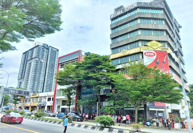 Corner Unit 2 Storey Shop