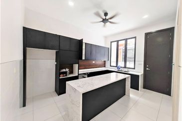 Lukisan @ Alam Impian