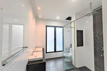 Lukisan @ Alam Impian