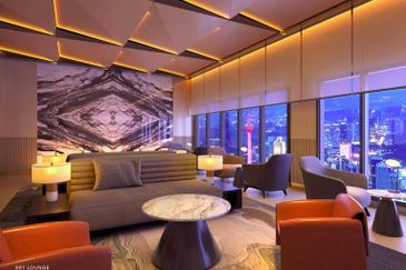 KLCC Luxury Hotel Residence, 60 metres to MRT Station, Fully Furnished with Jacuzzi