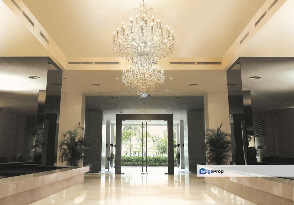 5 mins drive to Pavilion Mall, 3 min walking distance to Conlay MRT , Kuala Lumpur, KLCC