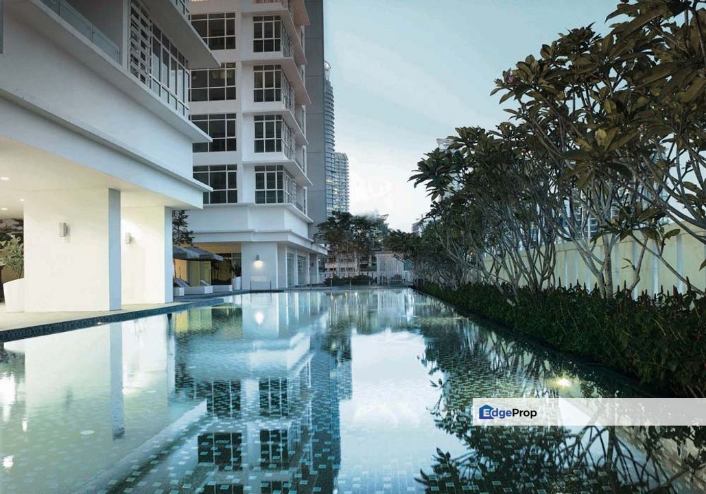 5 mins drive to Pavilion Mall, 3 min walking distance to Conlay MRT , Kuala Lumpur, KLCC