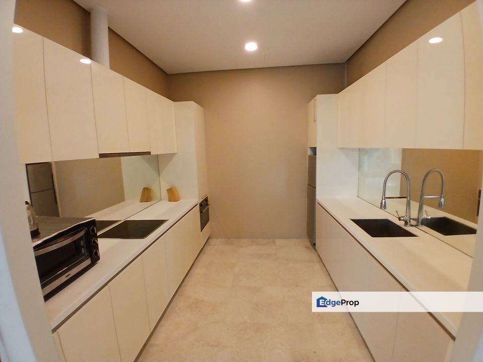 3 mins walking to Pavilion Mall, Kuala Lumpur, KLCC