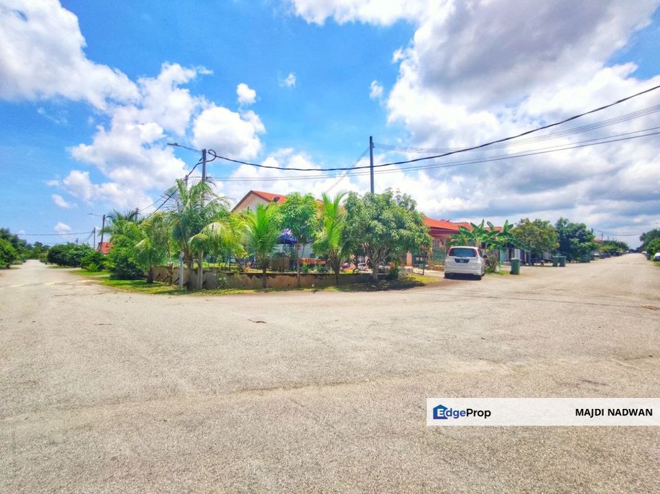 CORNER LOT, Single Storey Terrace House, Taman Sutera Wangi, Batu ...