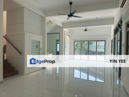 Luxury 4 bed-room Villa, In-house Lift, Gated Privacy., Selangor, Puchong South