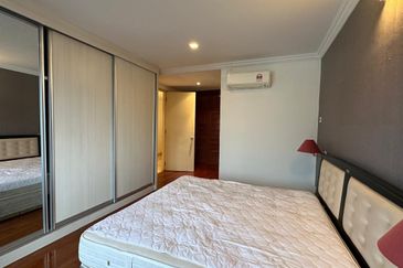 Impiana on the Waterfront