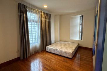 Impiana on the Waterfront