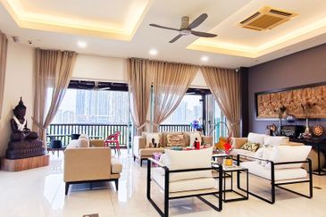 🏡 Rare Gem in GreenView Heights, Taman Yarl – Fully Extended & Impeccably Maintained! 🌿