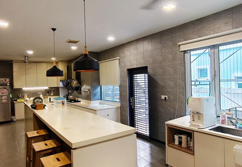 🏡 Rare Gem in GreenView Heights, Taman Yarl – Fully Extended & Impeccably Maintained! 🌿