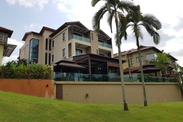 Tropicana Golf & Country Resort