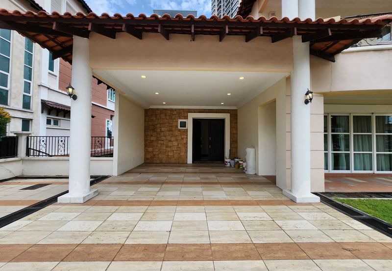 Kiara Peak (Puncak Kiara)