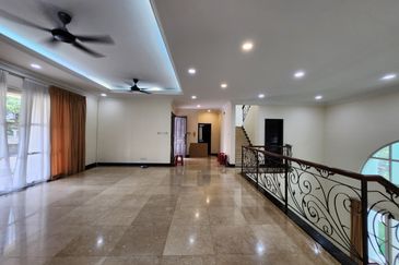 Kiara Peak (Puncak Kiara)