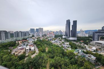 Residensi Solaris Parq