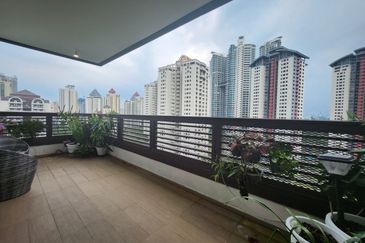 Arcoris Residences