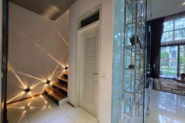 Symphony Hills Schumann