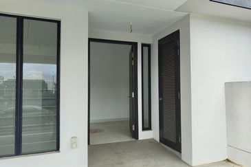 Reesia Elmina Garden