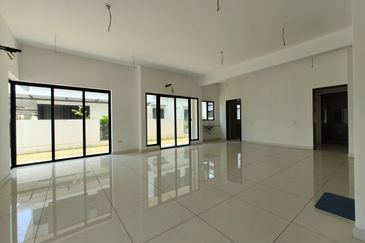 Reesia Elmina Garden