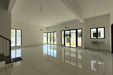 Reesia Elmina Garden