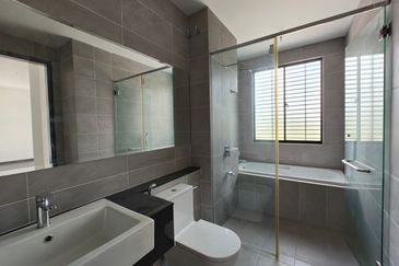 Reesia Elmina Garden