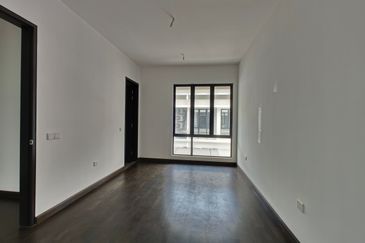 Reesia Elmina Garden