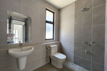 Reesia Elmina Garden