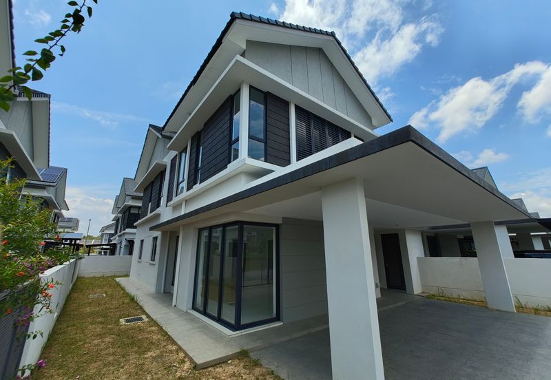 Reesia Elmina Garden